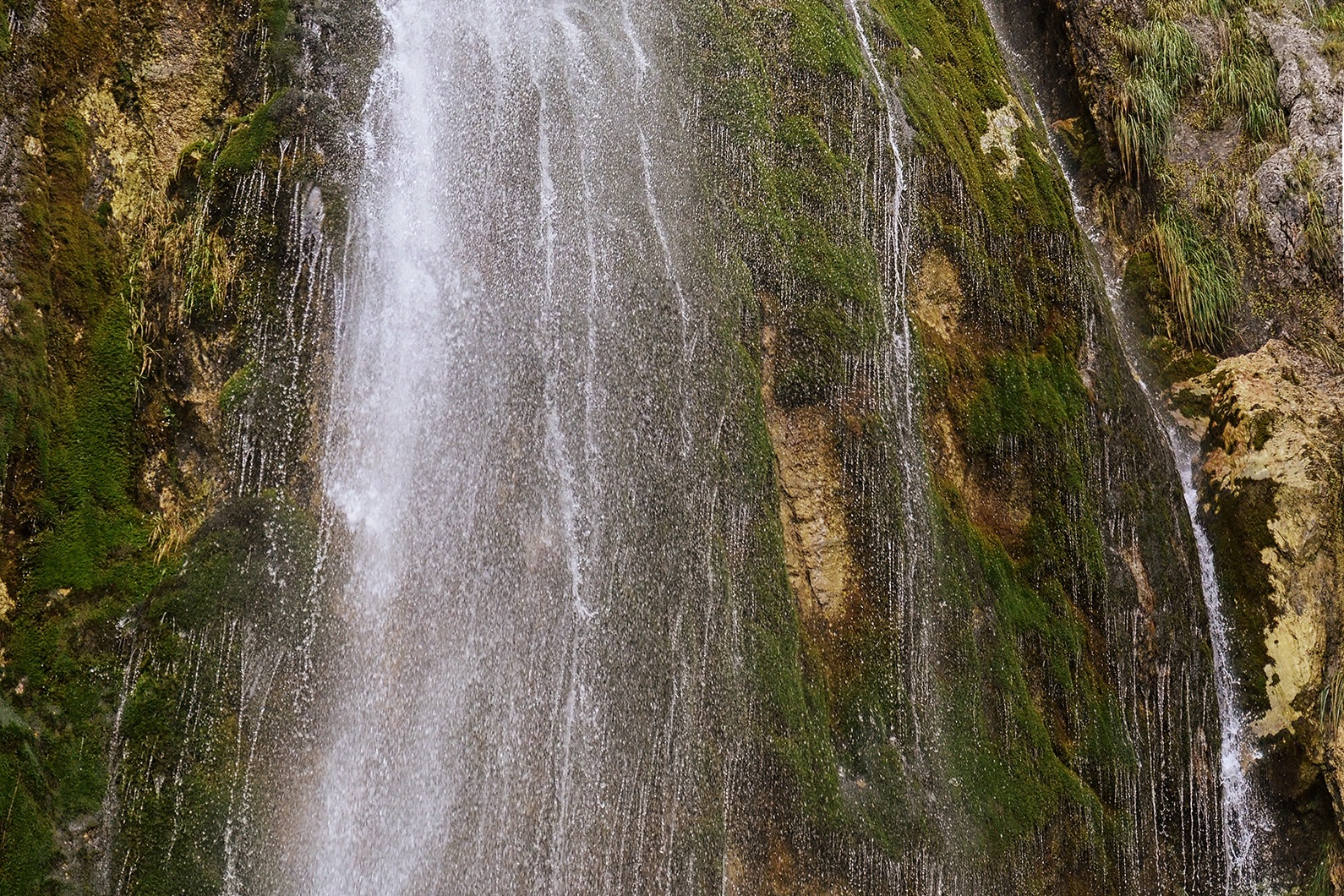 Grunas Waterfall